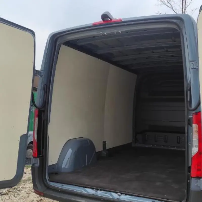 Rivestimento furgone - Carrozzeria Nuova Ponte Belluno